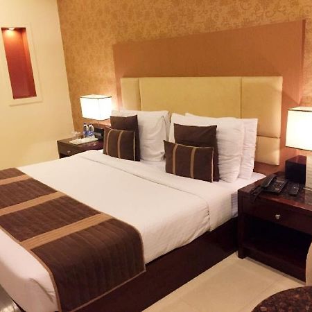 Hotel Vista Nowe Delhi Zewnętrze zdjęcie