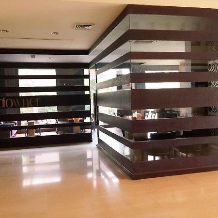 Hotel Vista Nowe Delhi Zewnętrze zdjęcie