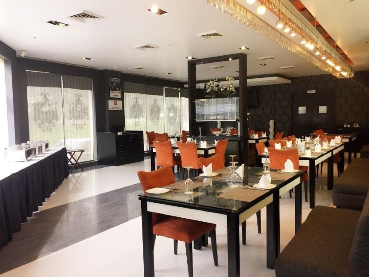 Hotel Vista Nowe Delhi Zewnętrze zdjęcie
